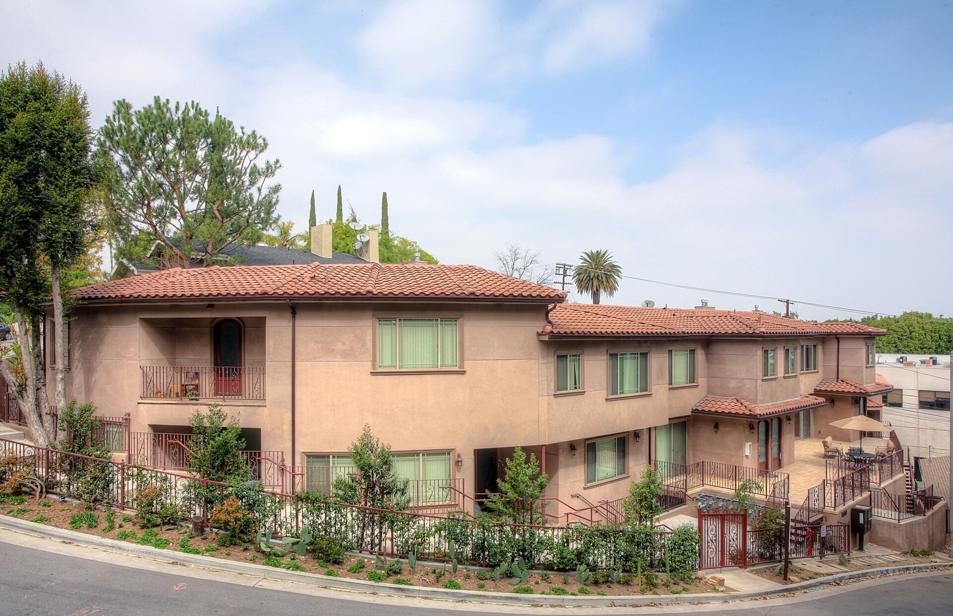 11145 Sunshine Terrace, Studio City, CA for sale Primary Photo- Image 1 of 1