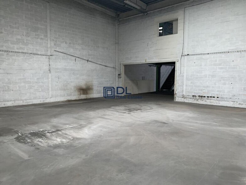 Industrial in Valenton to rent - Interior Photo - Image 2 of 6