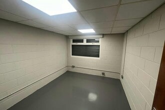 25 Clydesmill Rd, Glasgow to rent Interior Photo- Image 2 of 4