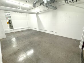 305 E 9th St, Los Angeles, CA for rent Building Photo- Image 2 of 6