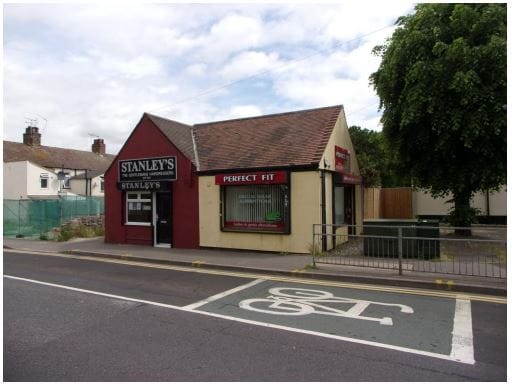1A Stanley Rd, Grays for sale - Primary Photo - Image 1 of 1