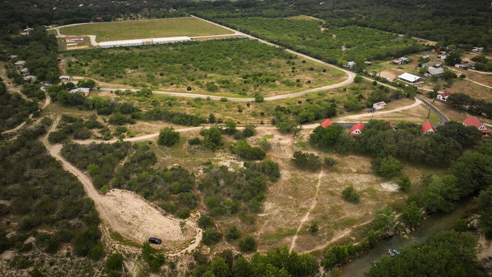 7070 S US Highway 83, Concan, TX for sale - Building Photo - Image 2 of 66