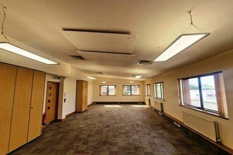 Stroudley Rd, Basingstoke to rent Interior Photo- Image 2 of 3