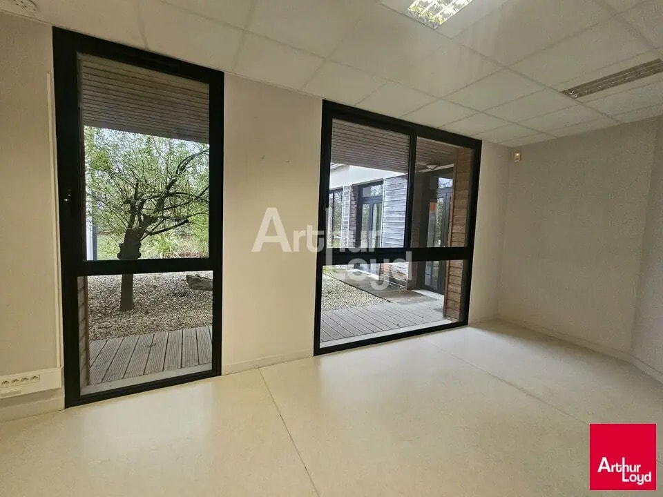 Vente Bureaux 539 m² - Photo 1
