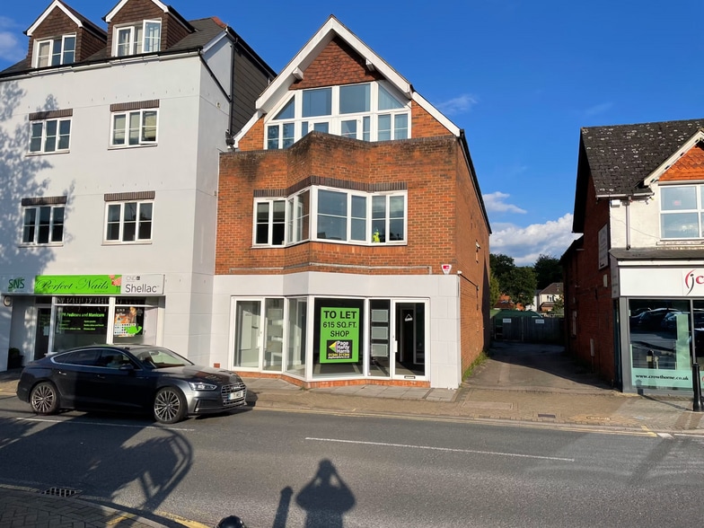 79 High St, Crowthorne to rent - Building Photo - Image 1 of 9