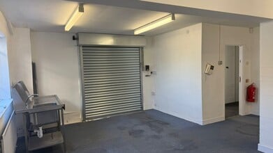 Northolt Dr, Bolton to rent Interior Photo- Image 2 of 3