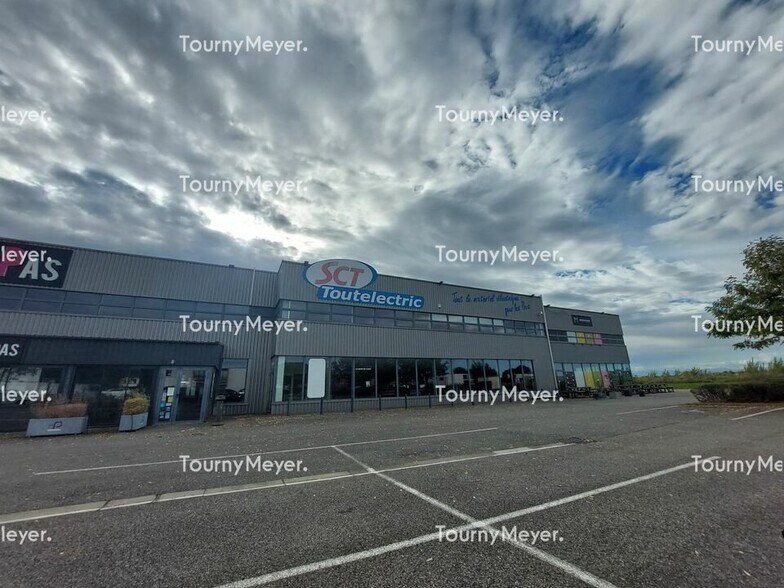 7 Rue Sadi Carnot, Plaisance-du-Touch to rent - Building Photo - Image 1 of 4