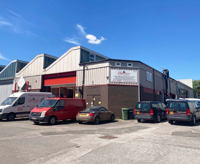 Bessemer Rd, Basingstoke to rent - Building Photo - Image 2 of 5