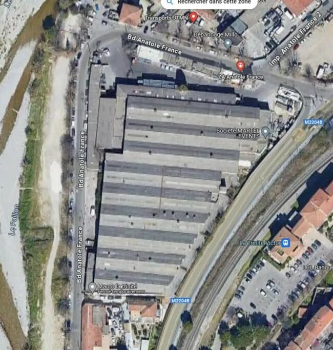 Vente Local d'activités 14 000 m²