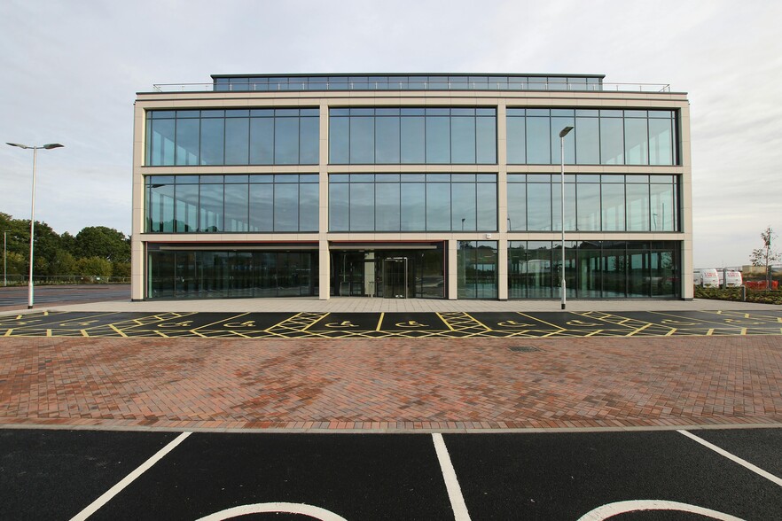 Park Approach, Leeds to rent - Building Photo - Image 1 of 6