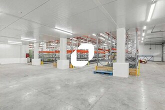 Industrial in Thiais to rent Interior Photo- Image 2 of 12