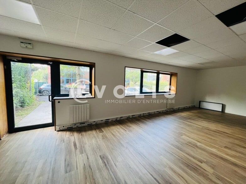 Office in Savigny-le-Temple to rent - Interior Photo - Image 3 of 11