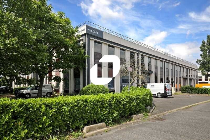 16 Bis Avenue Du Québec, Villebon-sur-Yvette to rent Building Photo- Image 1 of 19