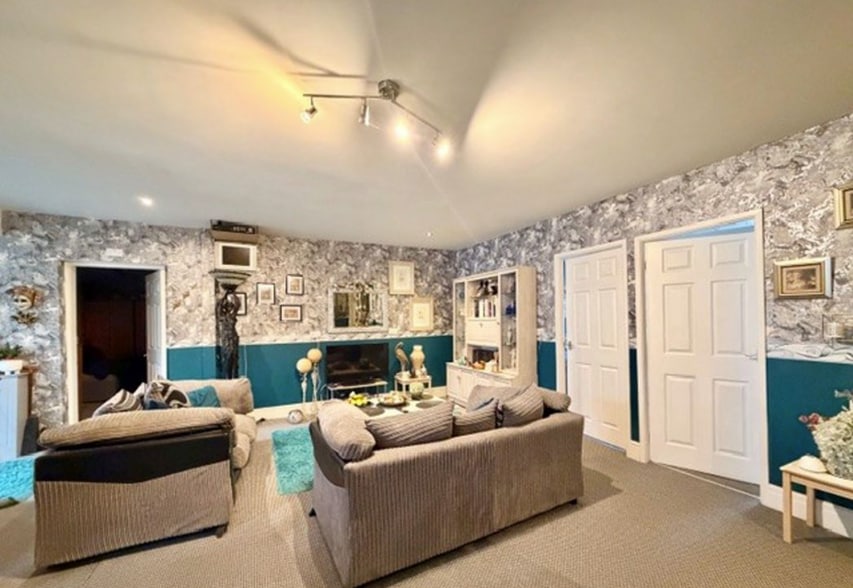 111 Buchanan St, Blackpool for sale - Interior Photo - Image 3 of 5