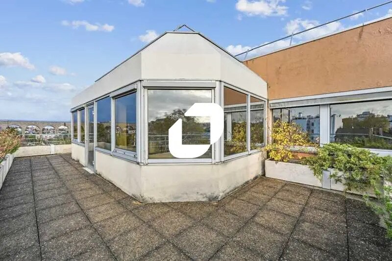 18 Avenue Carnot, Cachan to rent - Building Photo - Image 3 of 15