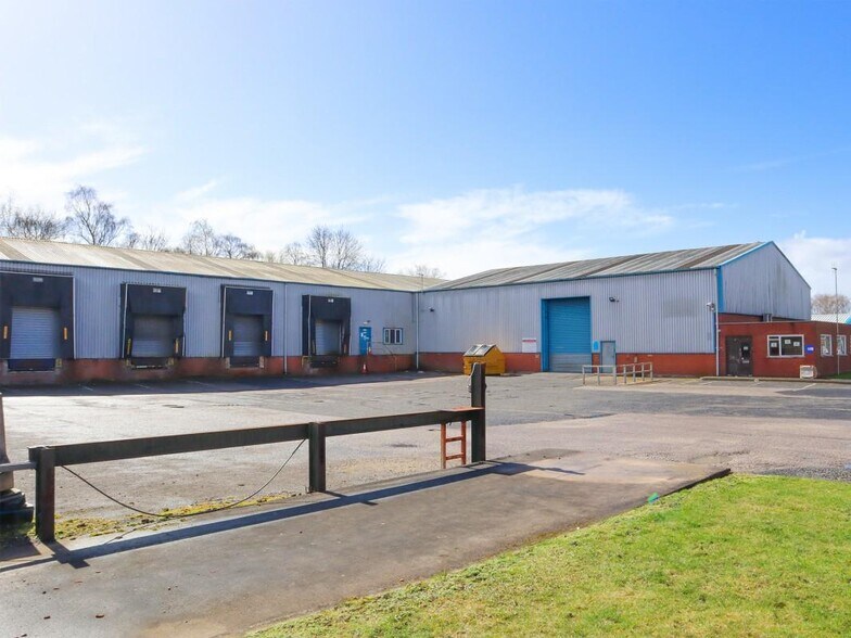 Second Ave, Kingswinford to rent - Building Photo - Image 3 of 5