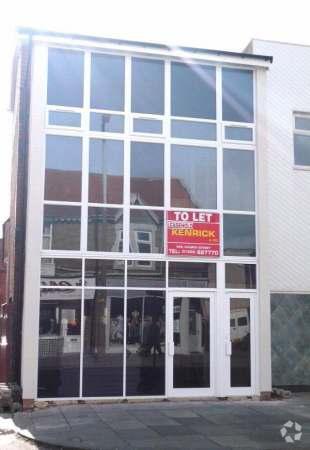 83-83A Highfield Rd, Blackpool for rent - Building Photo - Image 1 of 4