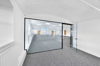 Anderson Pl, Edinburgh to rent Interior Photo- Image 2 of 7