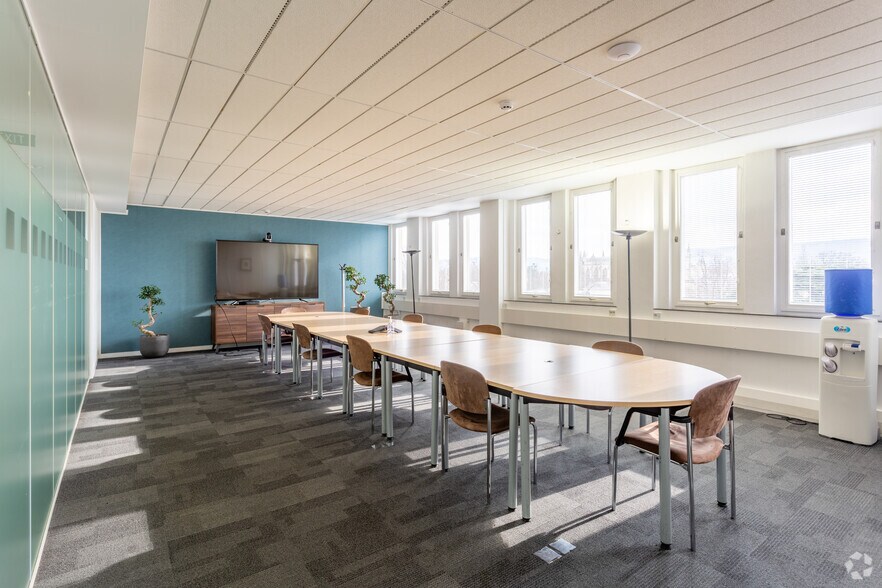 Montpellier Dr, Cheltenham GL50 1TA Eagle Tower UK