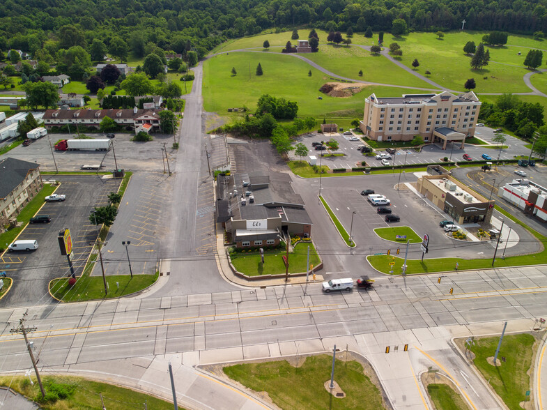 4476 Business 220, Bedford, PA for sale - Primary Photo - Image 1 of 43