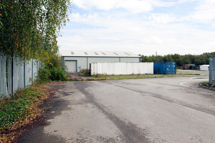 1-4 Factory Rd, Deeside for rent - Building Photo - Image 2 of 4