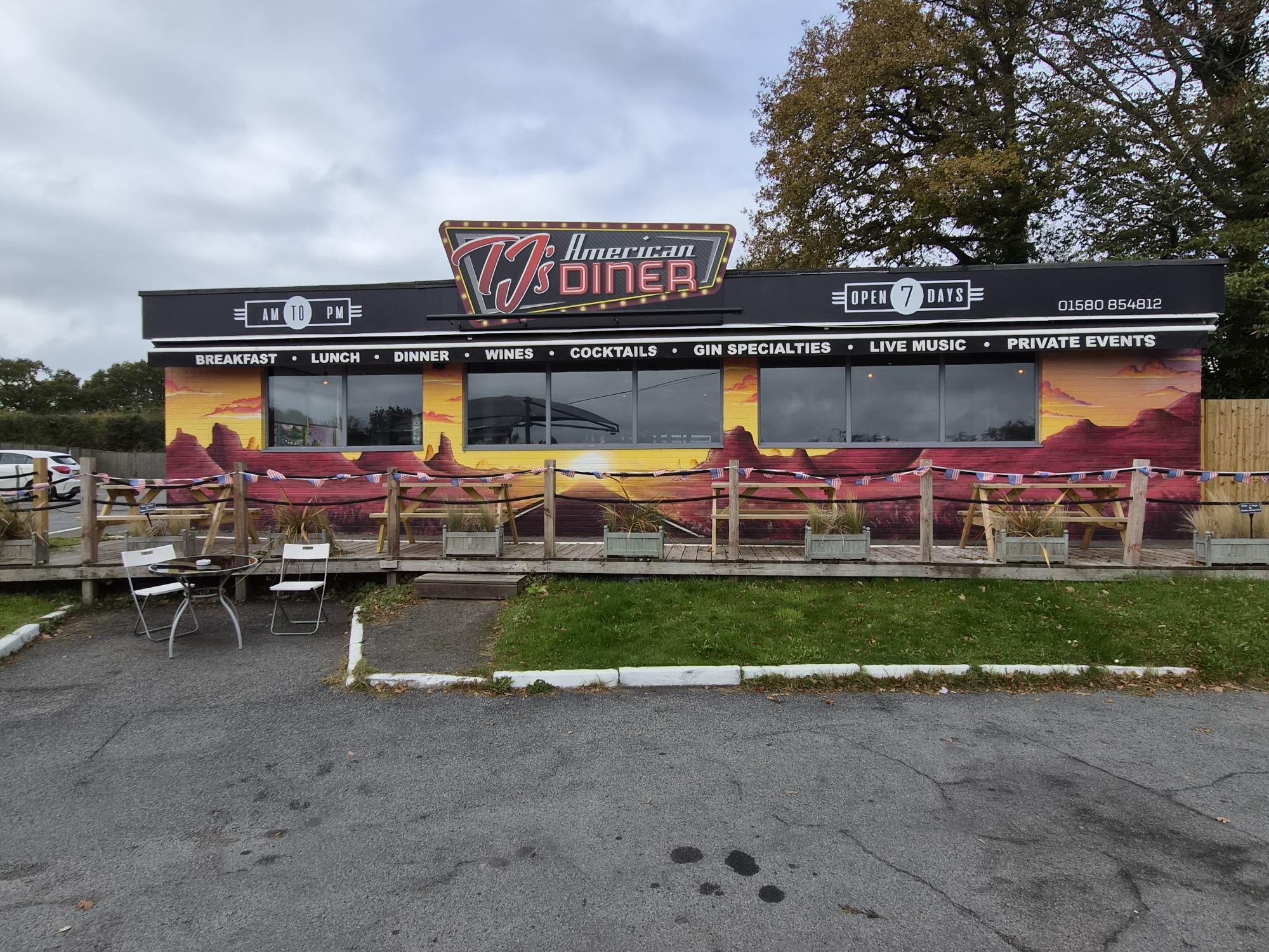 London Rd, Hurst Green to rent Building Photo- Image 1 of 13