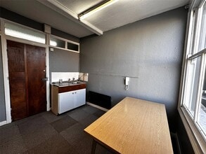 1-5 Warstone Ln, Birmingham to rent Interior Photo- Image 1 of 5