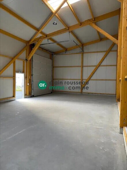 Light Industrial in Thouaré-sur-Loire to rent - Interior Photo - Image 2 of 5