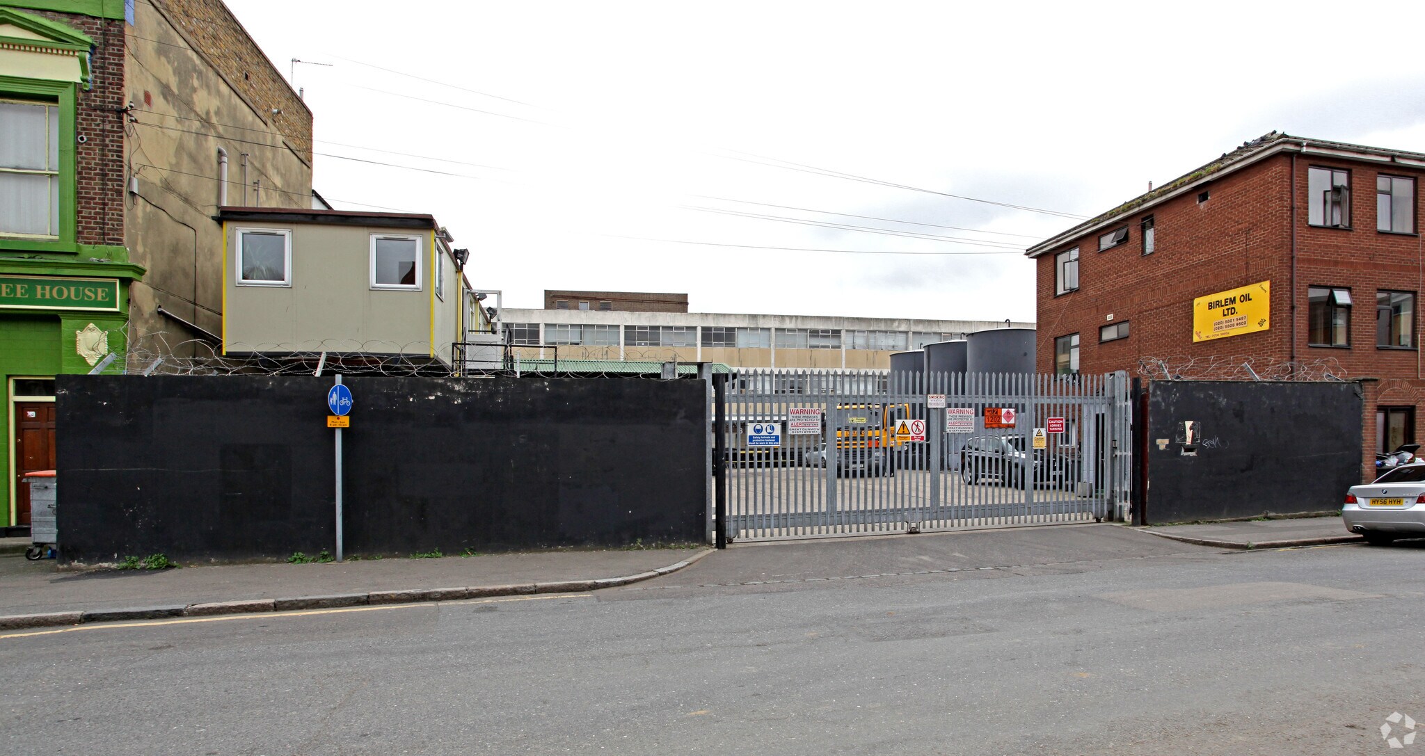 2-10 Markfield Rd, London to rent Building Photo- Image 1 of 4