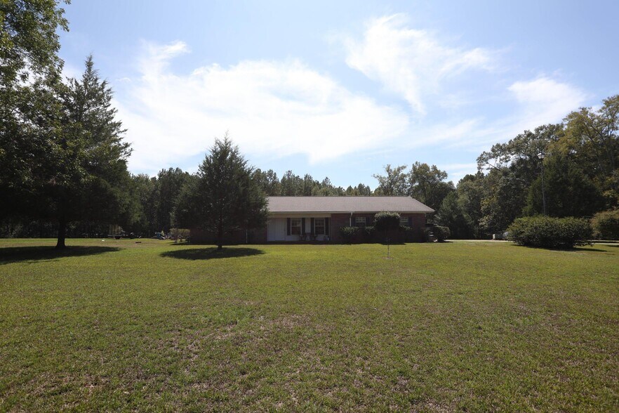 2066 Evelyn Gandy Pky, Hattiesburg, MS for sale - Primary Photo - Image 1 of 2