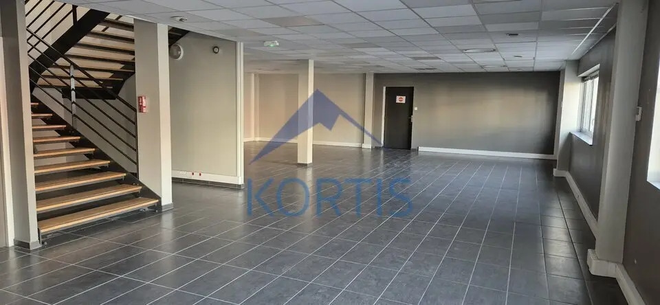 Location Bureaux 364 m² - Photo 1