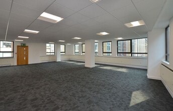 83 Fountain St, Manchester to rent Interior Photo- Image 2 of 7