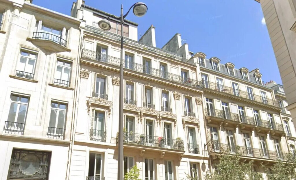 Location Bureaux 237 m² - Photo 1
