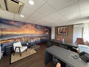 398-400 Holdenhurst Rd, Bournemouth to rent Interior Photo- Image 2 of 4