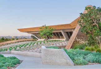 More details for 2051 Palomar Airport Rd, Carlsbad, CA - Light Industrial to Rent