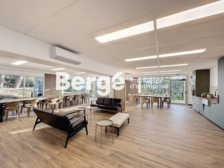 Office in Valbonne to rent - Building Photo - Image 3 of 21