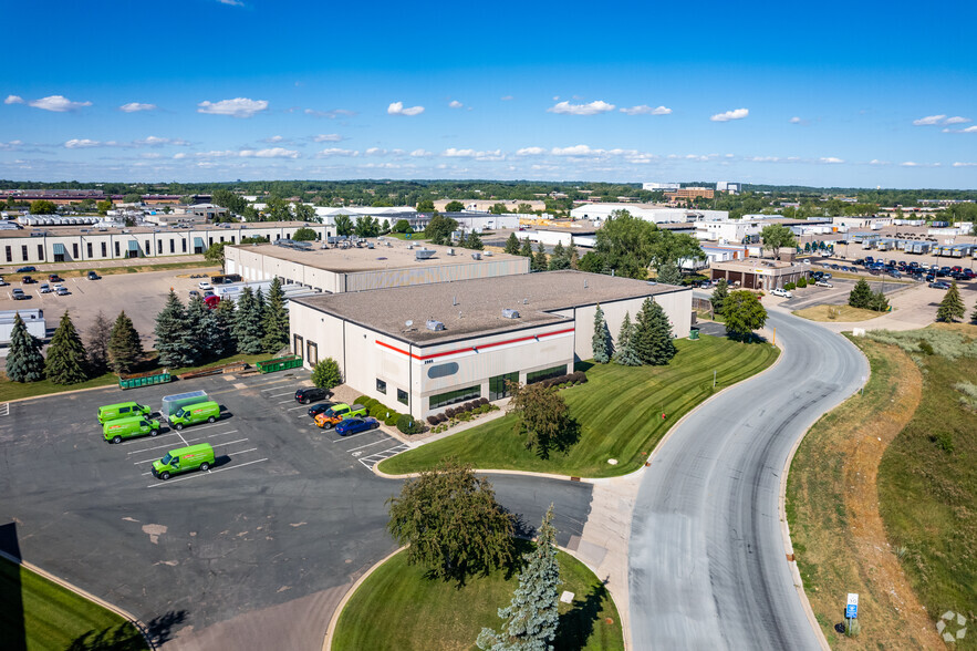 2985 Lone Oak Cir, Saint Paul, MN for rent - Aerial - Image 3 of 6