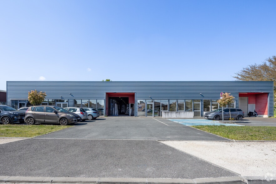 Light Industrial in Pessac to rent - Building Photo - Image 2 of 6