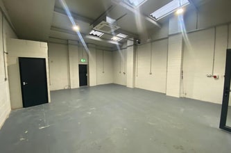 10-11 Cross Green Ln, Leeds to rent Interior Photo- Image 2 of 2