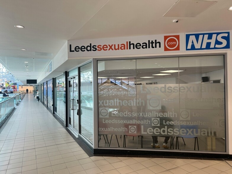 Merrion Way, Leeds to rent - Building Photo - Image 2 of 3