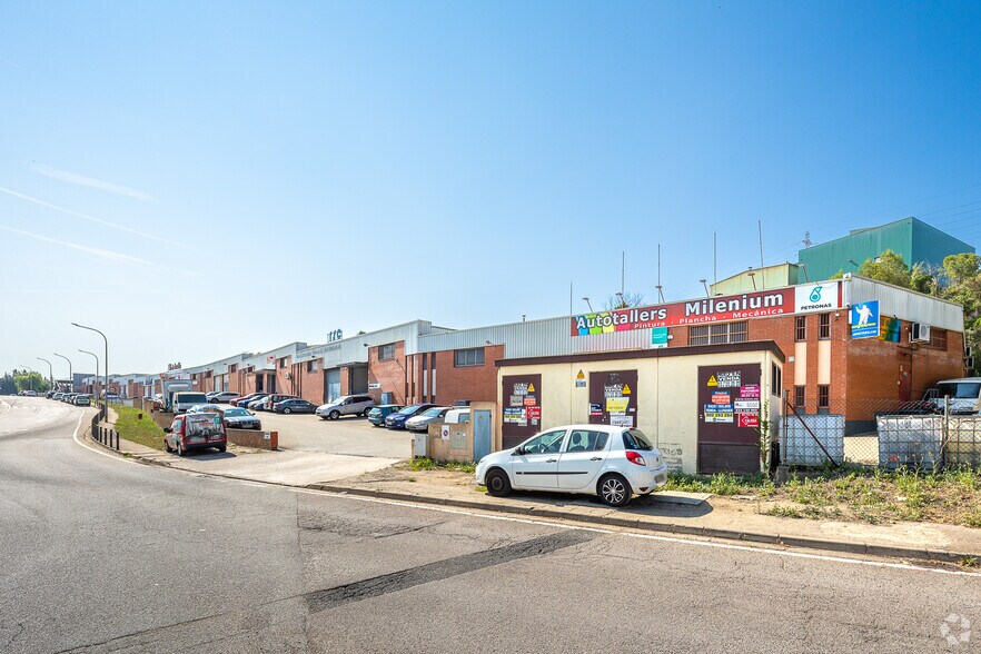 Industrial in Santa Perpètua de Mogoda, Barcelona to rent - Primary Photo - Image 1 of 2