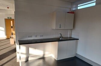 212 Durnsford Rd, London to rent Interior Photo- Image 2 of 2