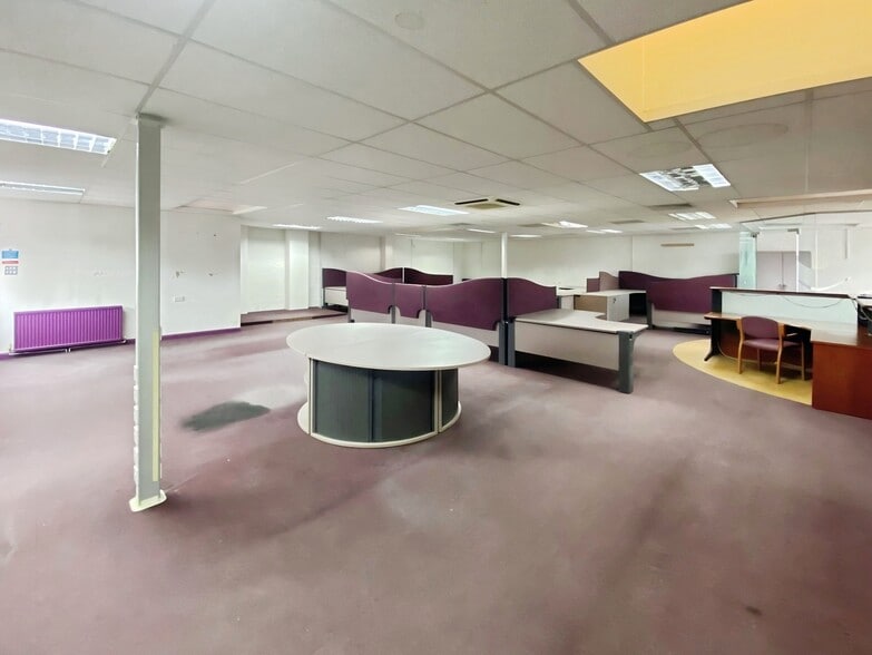 61-73 Loverock Rd, Reading to rent - Building Photo - Image 3 of 13