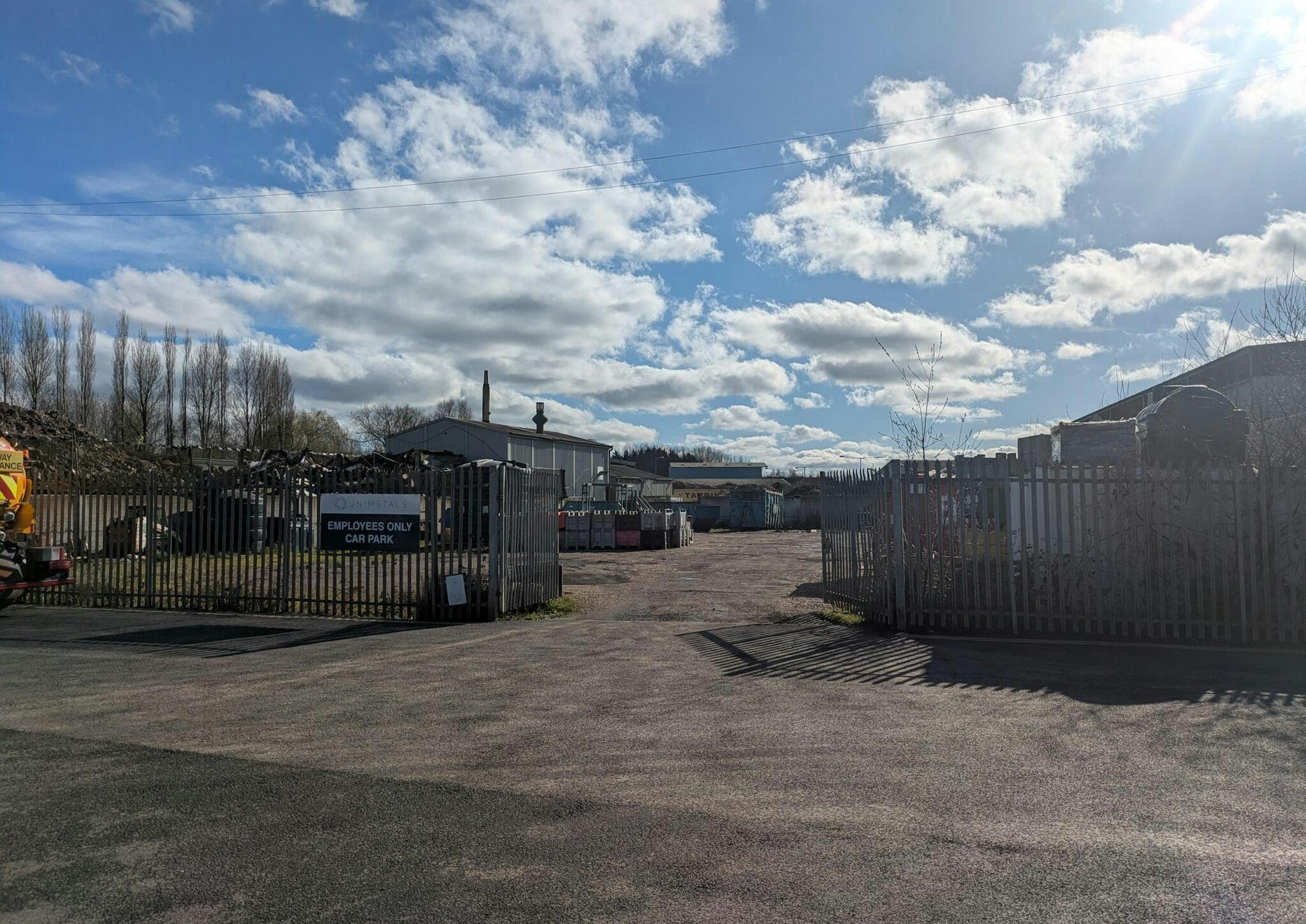 9 Hollybush Ln, Aldershot to rent Building Photo- Image 1 of 2