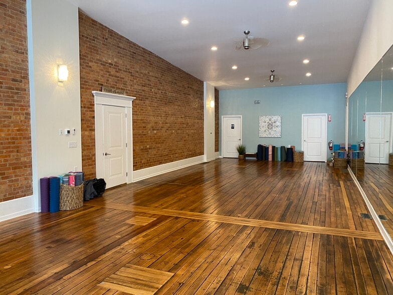 6071 Fulton St, Mayville, MI for sale - Primary Photo - Image 1 of 1