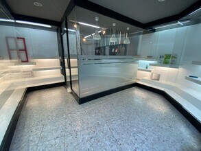 Retail in Santa Margarida de Montbui, Barcelona to rent Interior Photo- Image 2 of 10