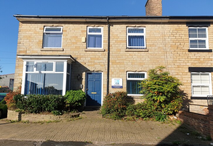 4 Myrtle St, Bolton to rent - Primary Photo - Image 1 of 1