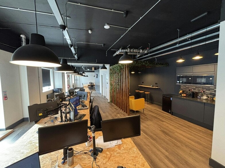 10-20 Hotwell Rd, Bristol to rent - Building Photo - Image 2 of 11