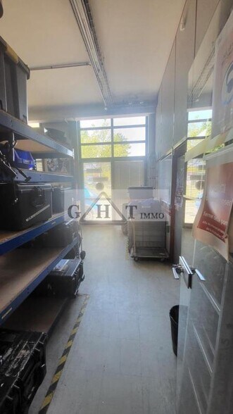 Office in Sucy-en-Brie to rent - Building Photo - Image 3 of 10