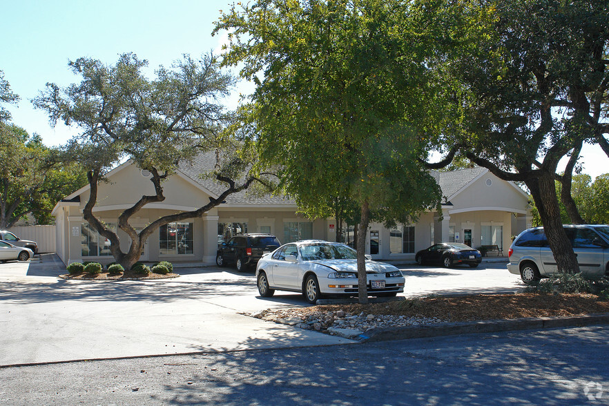 1126-1132 W Blanco Rd, San Antonio, TX for rent - Primary Photo - Image 1 of 9